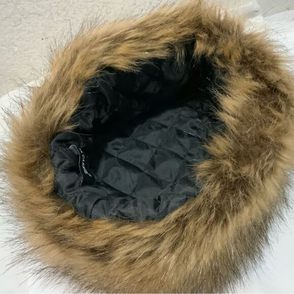 Fur Hat Designed by La Carrie 100% polyester - Picture 4 of 8